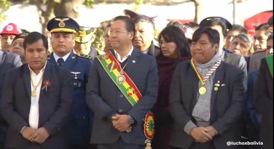 Presidente presente en la ceremonia de ofrenda floral a Pedro Domingo Murillo en La Paz
