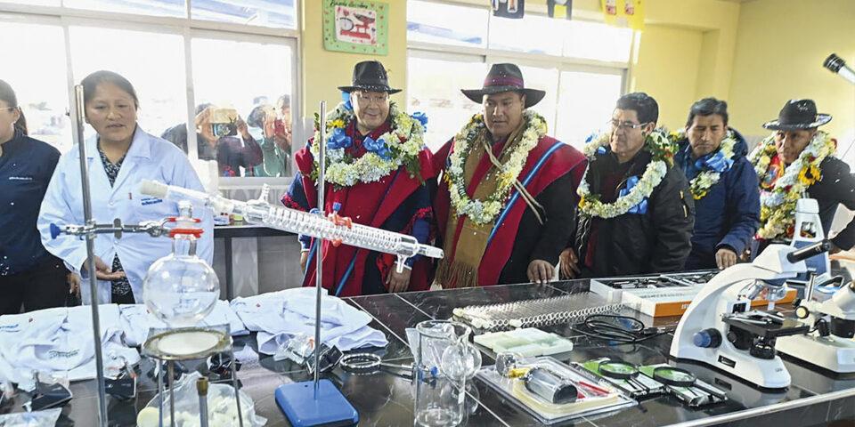 Los estudiantes en La Paz se beneficiaron con Bs 335 MM gracias al Bono Juancito Pinto