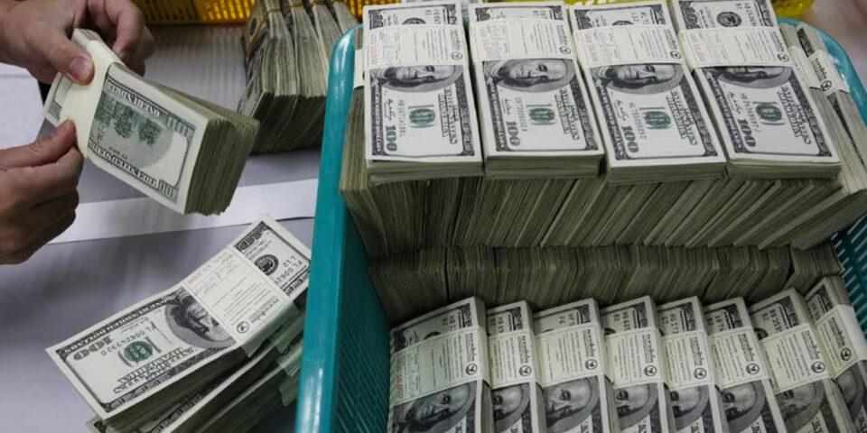 Gobierno considera medidas concretas para normalizar la provisión de dólares en el país