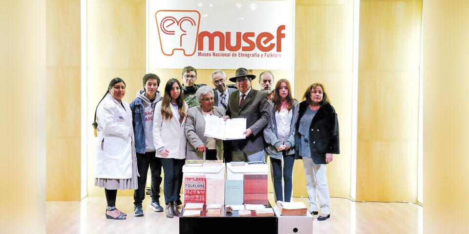 FC-BCB recibe la biblioteca del primer antropólogo boliviano