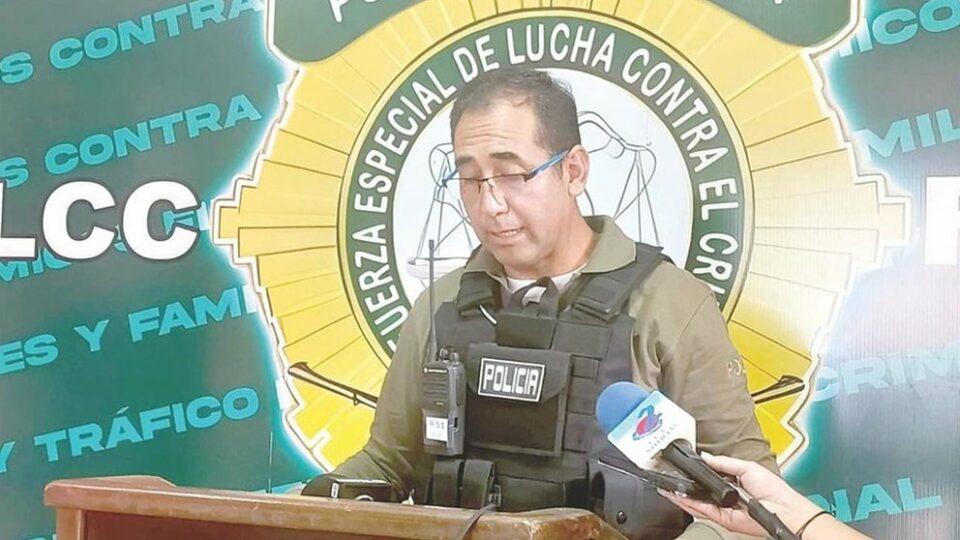 Policía es agredido por un limpia parabrisas en Cochabamba