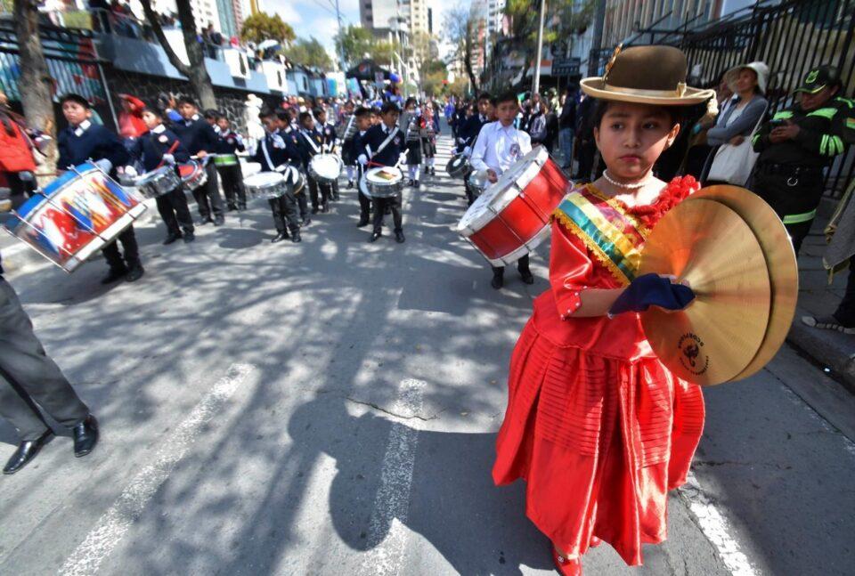 San Pedro y Sopocachi se paralizan por el desfile escolar este jueves