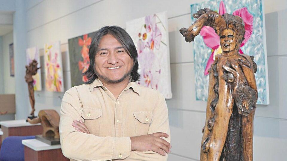 Arte en pintura, cuero y madera engalana el espacio cultural MIC