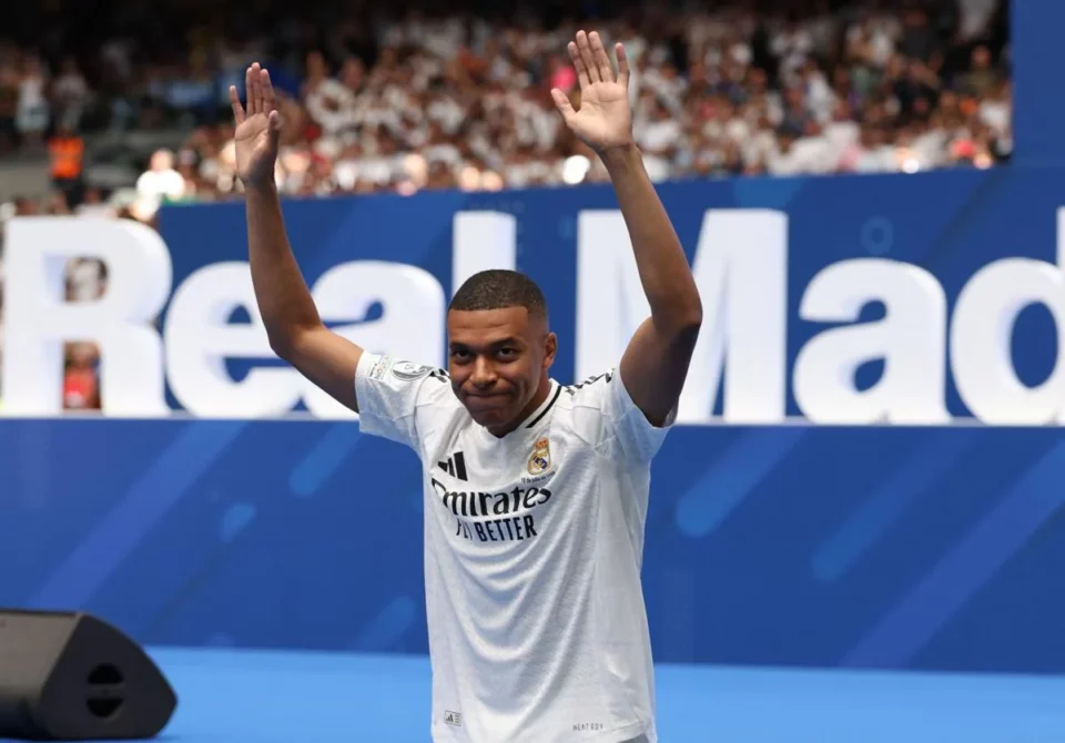 Mbappé promete dar ‘la vida’ por el Real Madrid ante miles de seguidores
