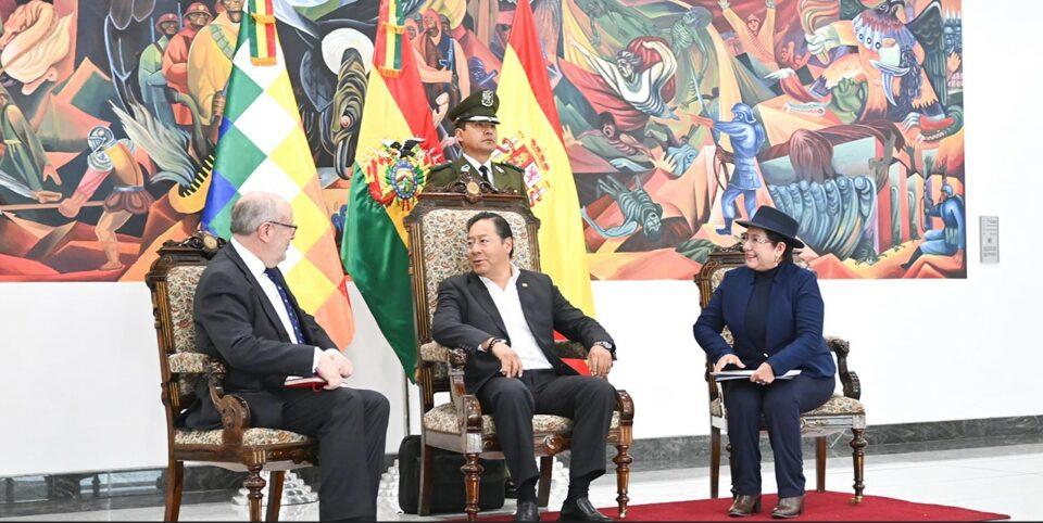 Presidente Arce y embajador de España reafirman compromiso de fortalecer relaciones bilaterales
