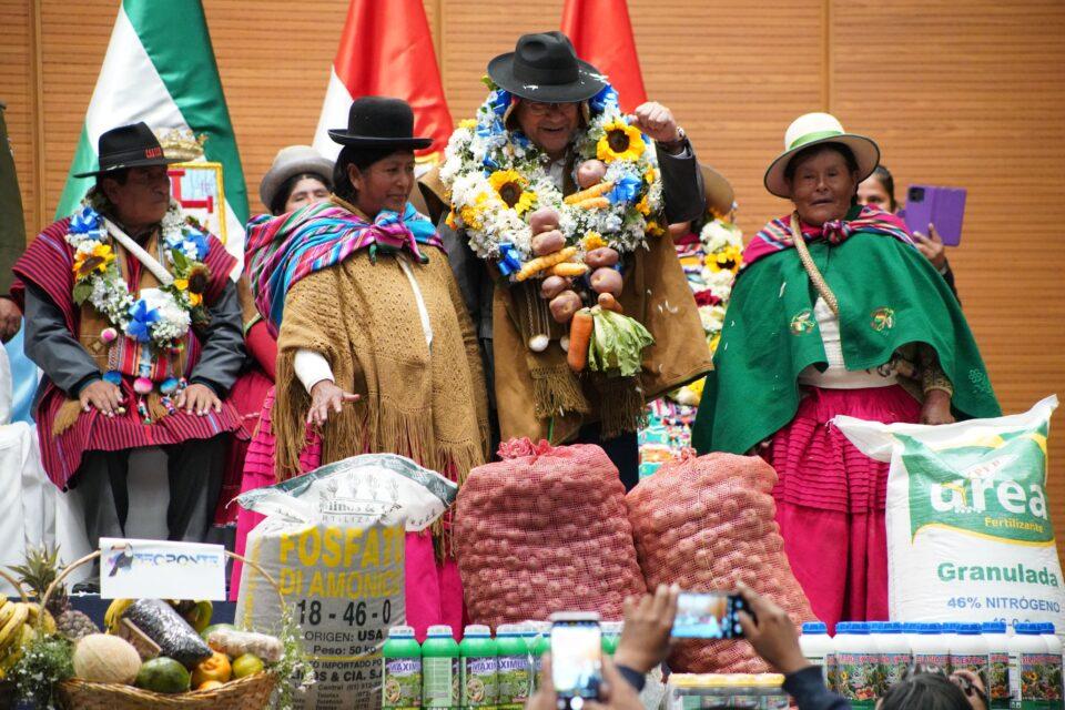 Destinan Bs 33 millones para potenciar la producción agrícola de La Paz con fertilizantes, insumos y cisternas
