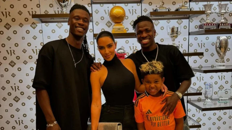 Kim Kardashian y su encuentro viral con Vinicius Jr. y Camavinga