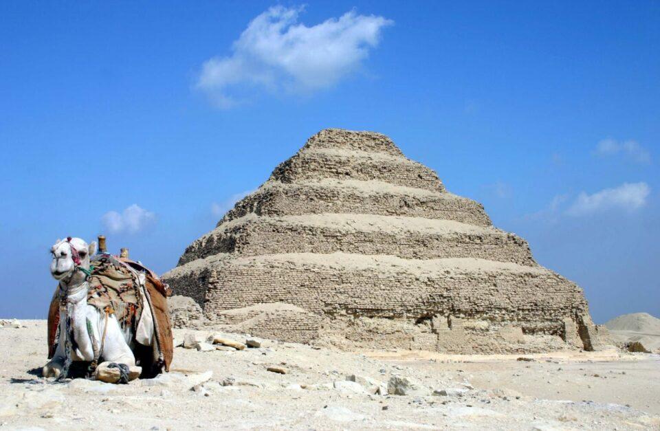 Arqueólogos descubren un novedoso método de construcción de la pirámide de Zoser en Saqqara