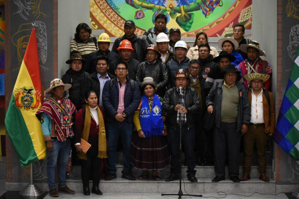 Gabinete social propone control de divisas por exportaciones, apoyo a la industria nacional e incentivos al ahorro en dólares