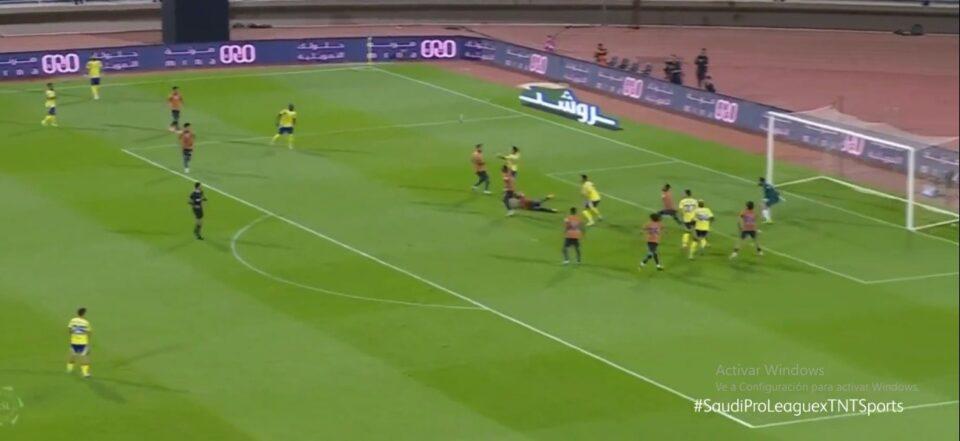 A pesar de anotar un golazo de tiro libre, Cristiano Ronaldo no pudo llegar a su grito N° 900: las dos increíbles situaciones que desperdició