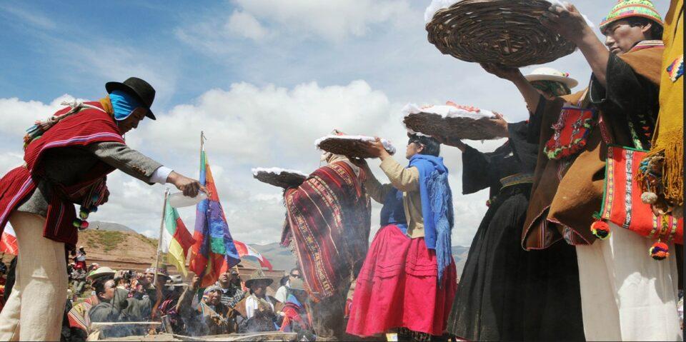 Bolivia inicia el mes de la Pachamama con rituales y ofrendas para agradecer y pedir prosperidad