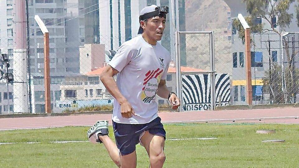 Garibay rumbo a París con mensaje para el país: "Gracias Bolivia por hacerme quien soy"