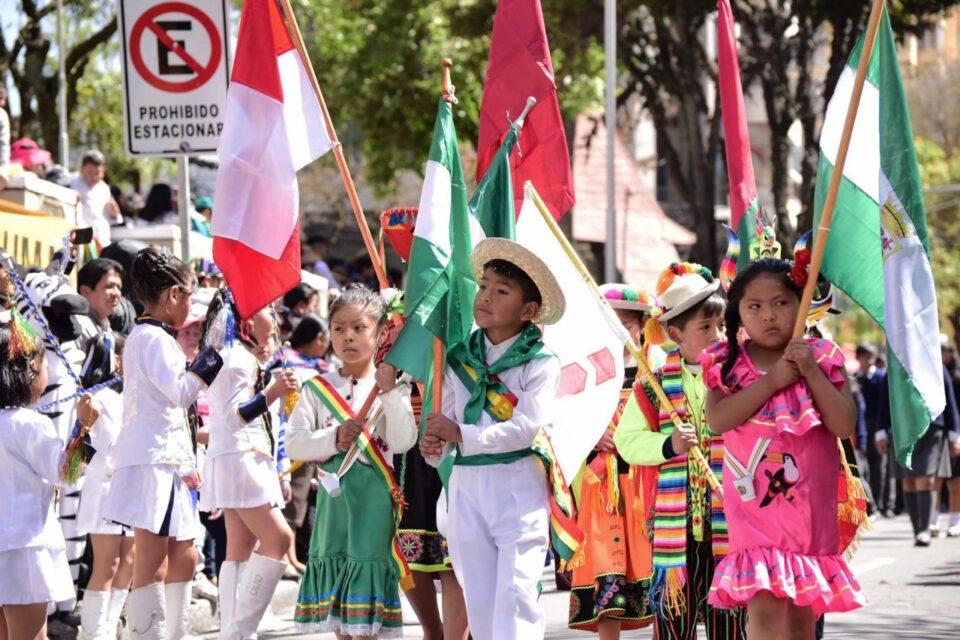 Los desfiles patrios empiezan esta semana en La Paz, conozca los recorridos