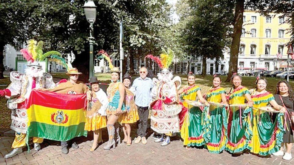 Bolivia, presente con dos danzas folclóricas en el Festival de Embajadas 2024