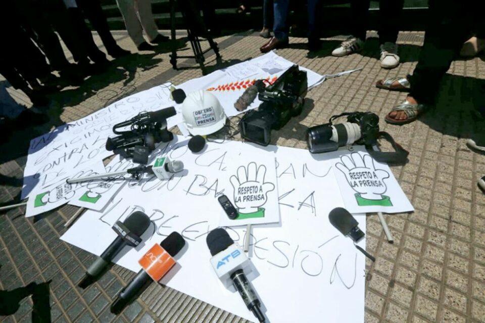 Gremios de periodistas de Bolivia exigen una ley de acceso a la información pública
