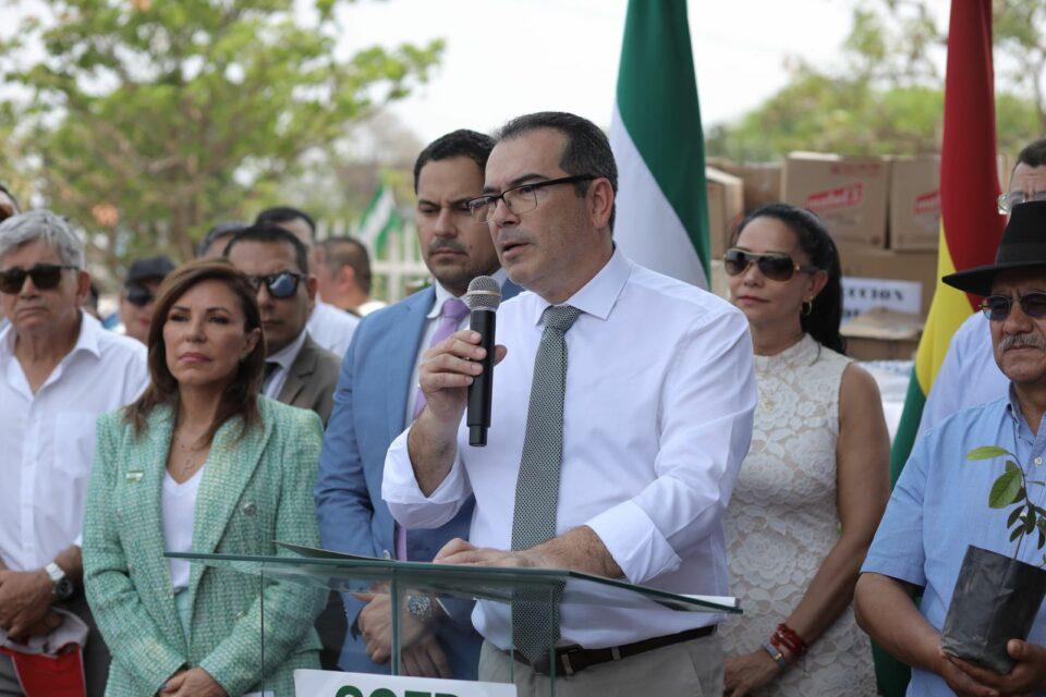 Santa Cruz anuncia proyecto de reforestación en cuatro regiones tras incendios forestales