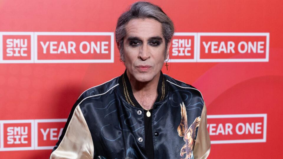 Mario Vaquerizo sufre fuerte caída de dos metros durante concierto en el Festival Horteralia