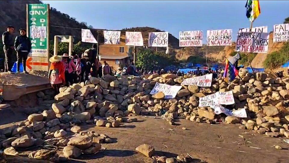 Vías Bolivia reporta pérdidas de casi Bs 10 millones por bloqueo evista