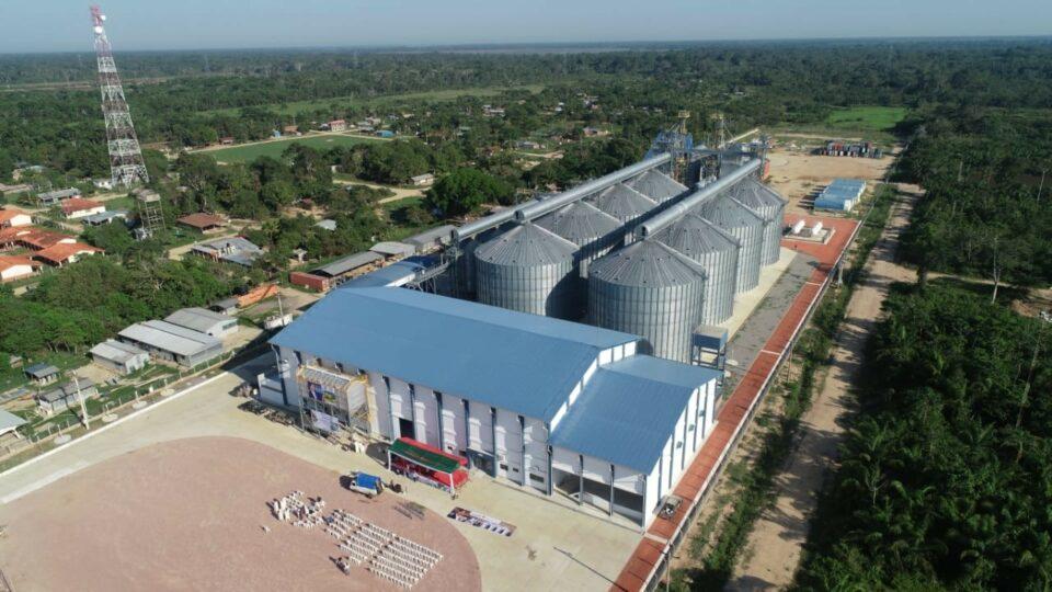 El gobierno asegura el suministro de arroz con 21.782 toneladas e informa sobre una disminución en los precios de la carne de pollo y res.