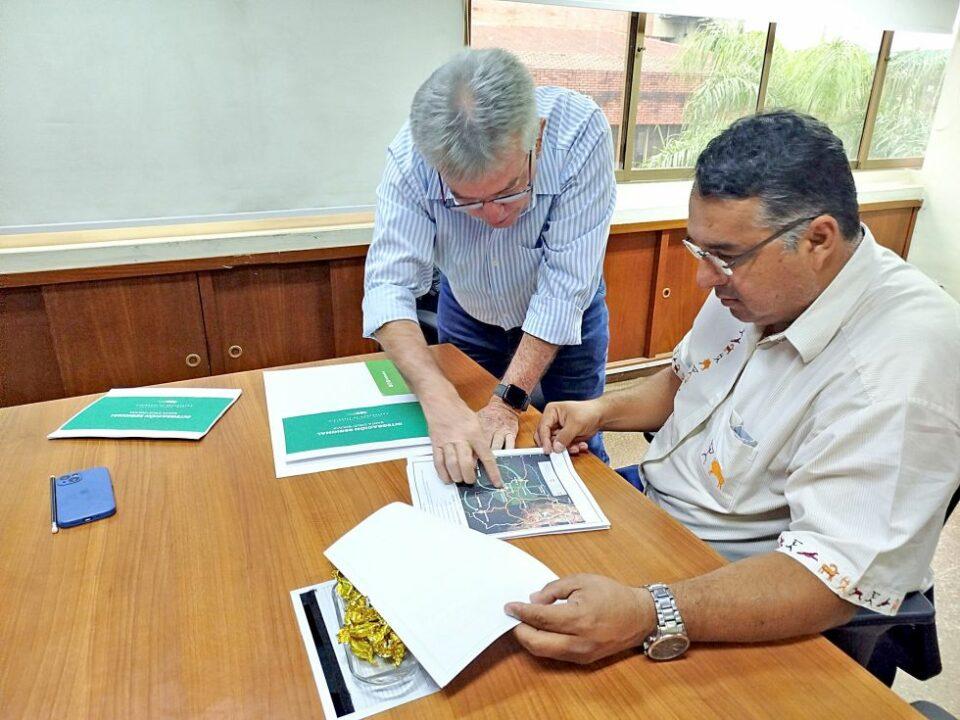 Inauguran obras para pavimentar 120 kilómetros que conectarán la carretera Bioceánica con la frontera de Paraguay