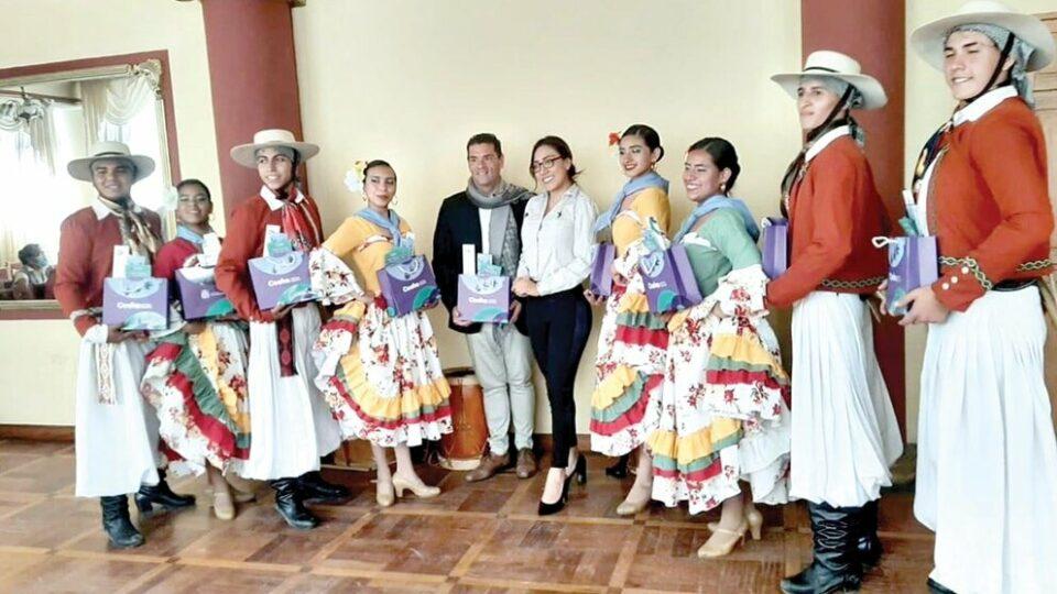 Cochabamba acoge el quinto encuentro de Danza Jazz y Folclore con 9 academias participantes