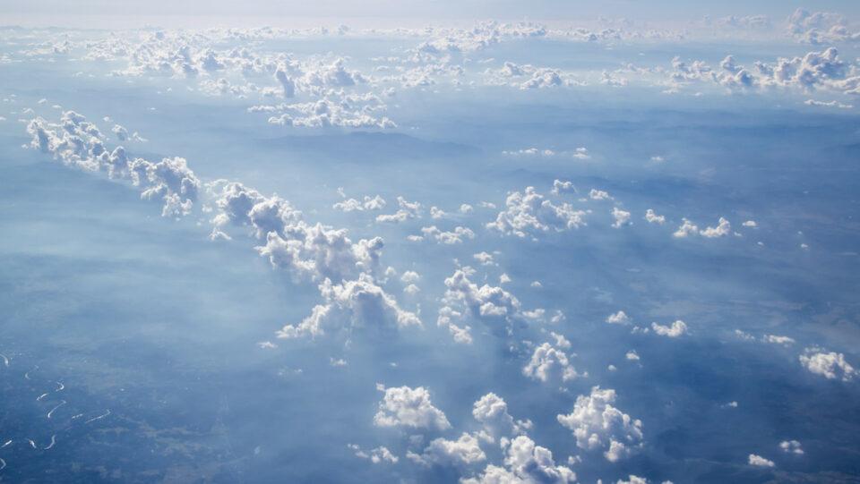 Fenómeno de 'cielomoto' asombra al mundo con estruendos misteriosos desde el cielo