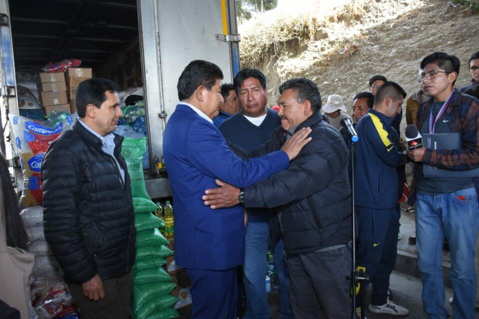 Gobierno envía 8,1 toneladas de ayuda humanitaria a transportistas varados en el bloqueo