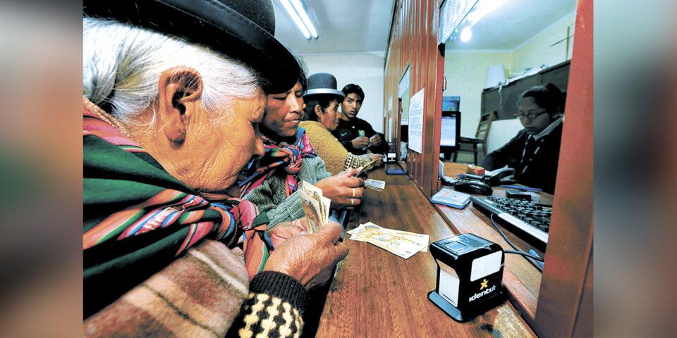 Bolivia destaca en el mundo por jubilación y renta universal para adultos mayores