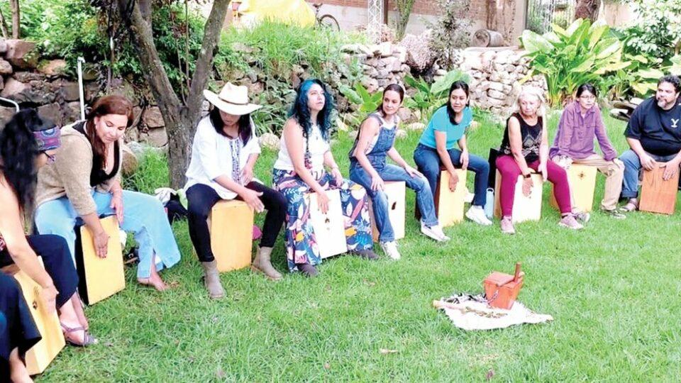 Taller de cajón peruano en el Bibliocafé El Santo Lector de Cochabamba comienza este sábado