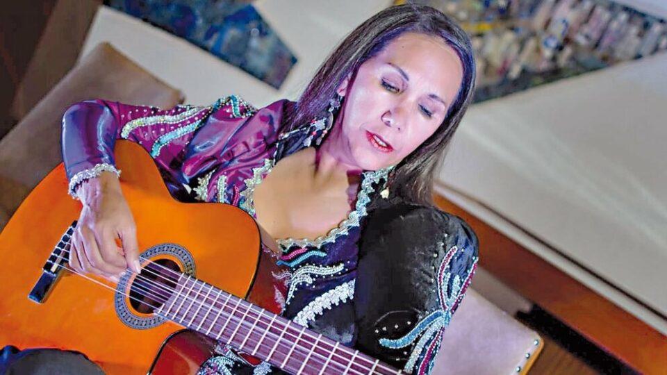 Jenny Cárdenas brinda concierto gratuito en Cochabamba por el Día de la Mujer Boliviana