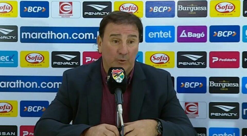 En una conferencia de prensa ofrecida tras la derrota de la selección colombiana ante Bolivia, el director técnico Néstor Lorenzo expresó su pesar por el resultado y afirmó que es extremadamente complicado enfrentar a un equipo tan adaptado a la altitud como el boliviano.
