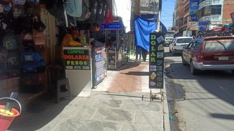 El precio del dólar en Tarija muestra leve descenso, pero se mantiene por encima del tipo de cambio oficial