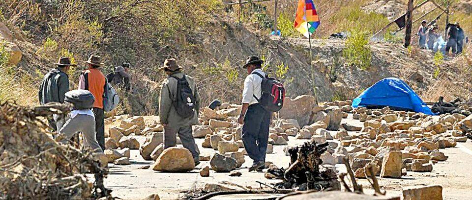 Cochabamba pierde más de 75 millones de bolivianos diarios por bloqueos