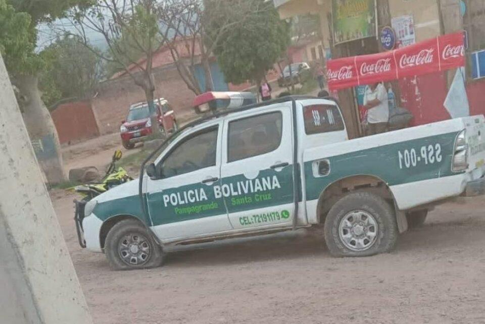 Bloqueadores atacan a la Policía en Mairana y roban armas y granadas