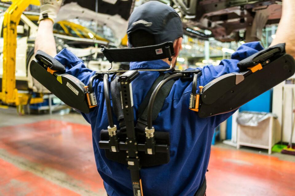 Un exoesqueleto para trabajar sin lesiones de espalda