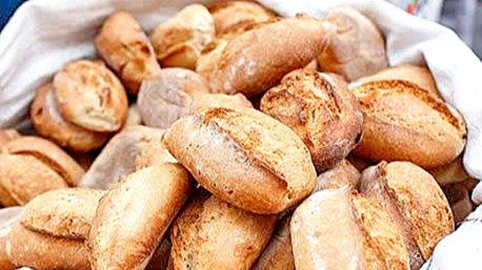 Producción de pan de batalla en La Paz baja al 50% por retraso en entrega de harina