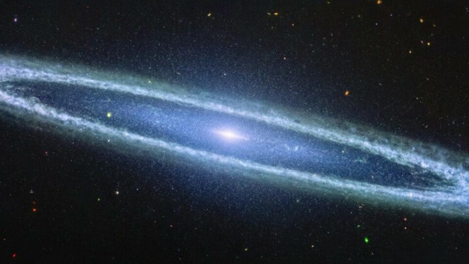 Telescopio James Webb revela nuevos detalles de la galaxia del 'Sombrero'