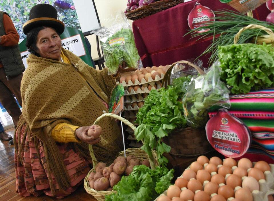 Ferias 'Del Campo a la Olla' llegan a La Paz y Oruro con pollo a Bs 17,50 el kilo