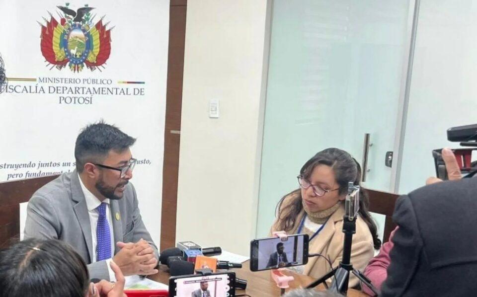 Acusan a Jhonny Mamani y 8 personas más por compra con sobreprecio de pruebas COVID-19