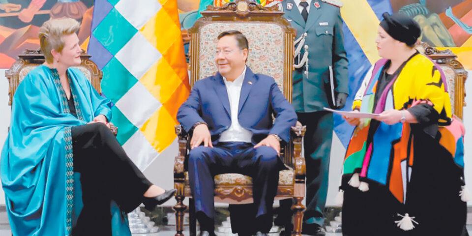 Presidente Luis Arce recibe cartas credenciales de embajadoras de Cuba y Suecia