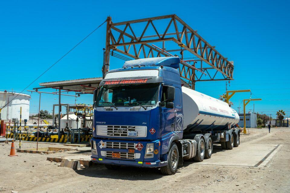 El Gobierno distribuirá 3,5 millones litros de diésel desde este sábado en Santa Cruz