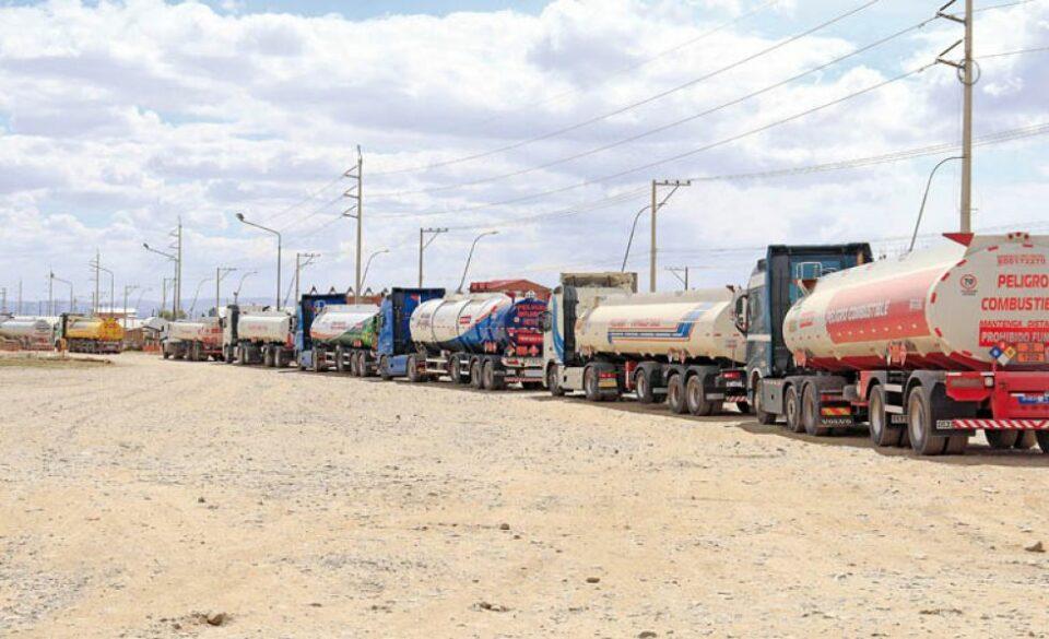 YPFB descarga buques y activa “abastecimiento escalonado”