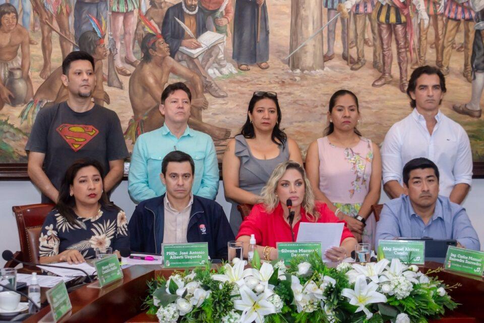 Choferes toman rehenes en Santa Cruz exigiendo aumento de pasajes