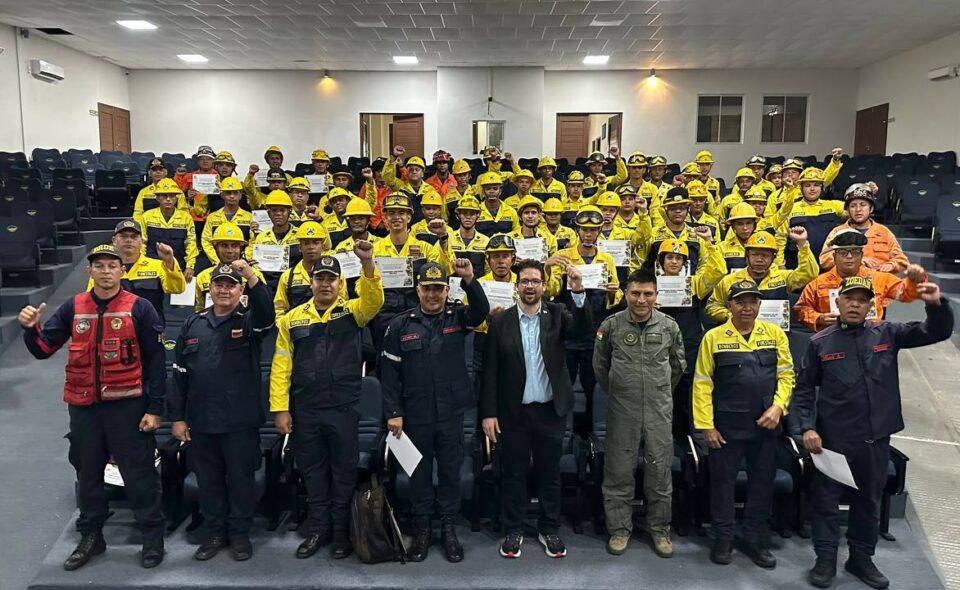 Embajador de Venezuela agradece a la Fuerza de Tarea 'Simón Bolívar' por su labor contra incendios en Bolivia
