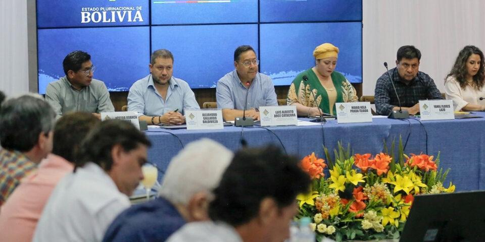 Acuerdan crear un comité y ventanilla única para abastecer de combustible
