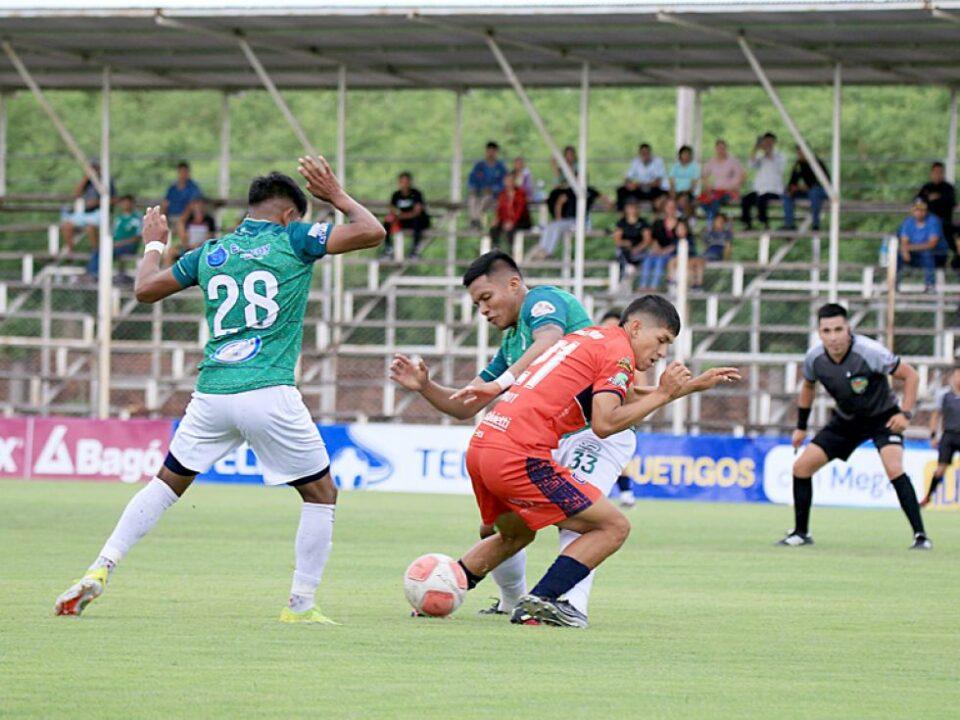 Universitario cae 3-0 ante Olimpia y afronta una revancha crucial en Sucre