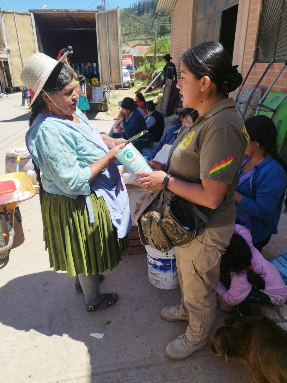 La Policía realiza una campaña de prevención de la violencia intrafamiliar
