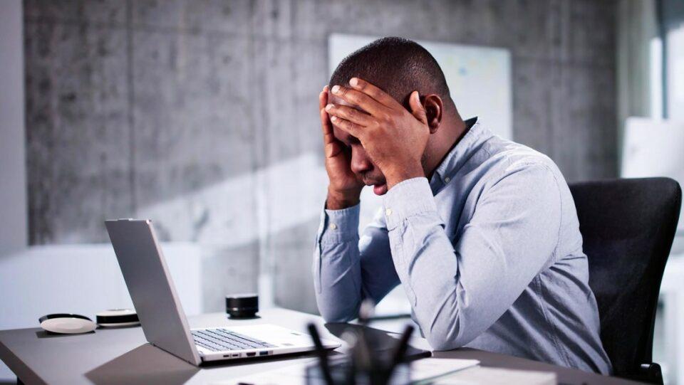 Empresa despide a 100 empleados tras encuesta sobre estrés laboral para 'garantizar que nadie siga estresado'Empresa despide a 100 empleados tras encuesta sobre estrés laboral para 'garantizar que nadie siga estresado'