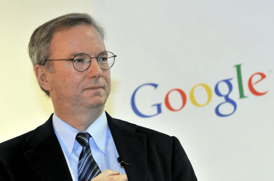 Ex CEO de Google alerta sobre la IA