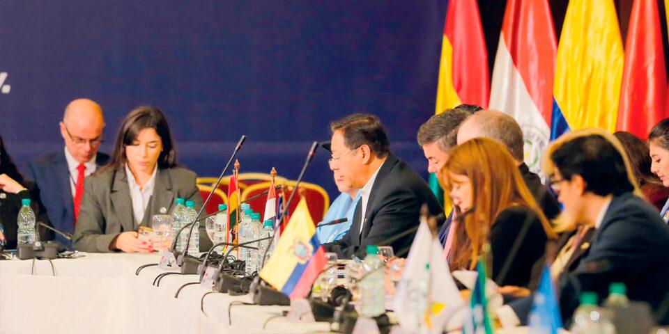 Bolivia debuta como miembro pleno del Mercosur en la Cumbre de Montevideo